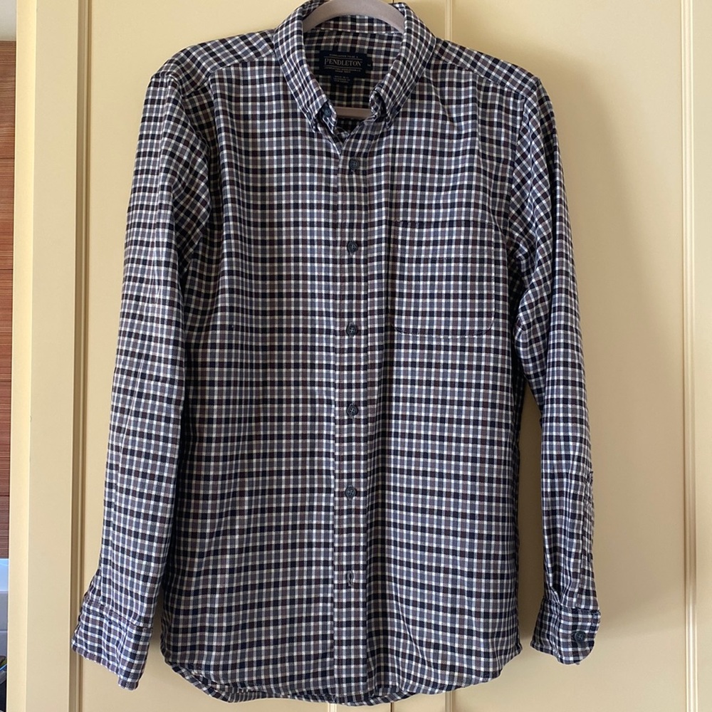 WORN ONCE Men’s Pendleton Button-Down Collar